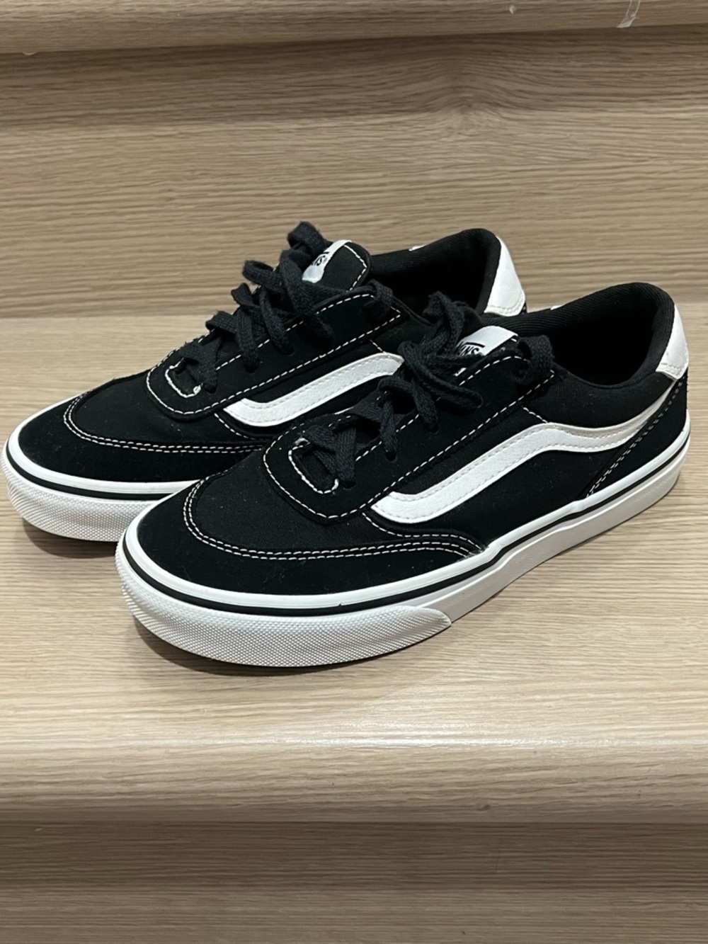 Vans Youth / Kids Old Skool Black White Stripe Skateboard Sneakers Shoes Size 4